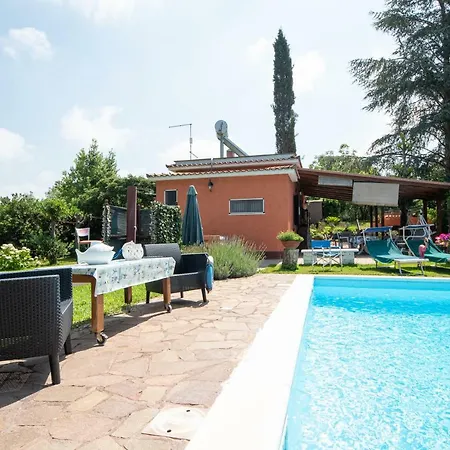 펜션 Poggio Degli Oleandri 네뚜노